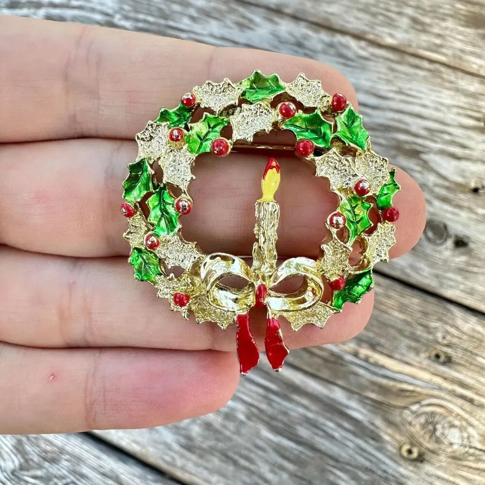 Vintage Christmas Wreath Brooch, Candle Jewelry Pin